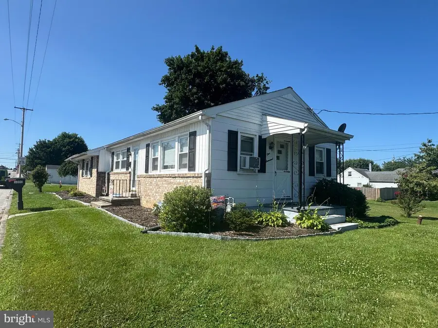 1000 W Elm Ave, Hanover, PA 17331 - #3