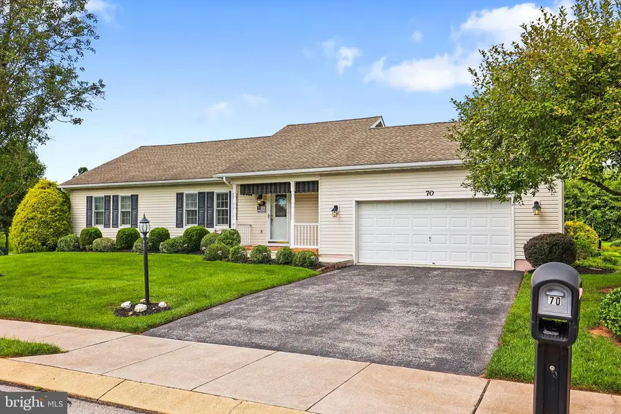 70 Kevin Dr, New Oxford, PA 17350 - #2