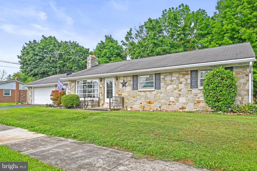 32 Columbus Ave, Littlestown, PA 17340 - #3