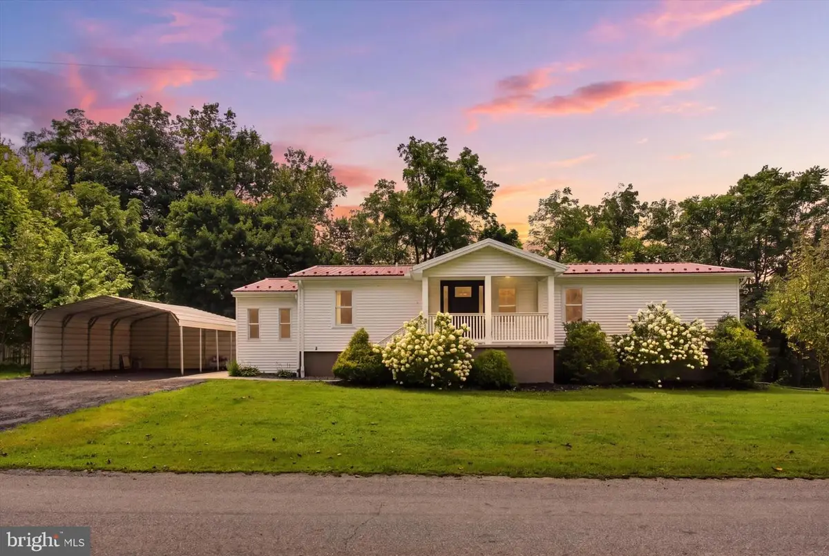 883 Five Points Rd, New Oxford, PA 17350 - #1