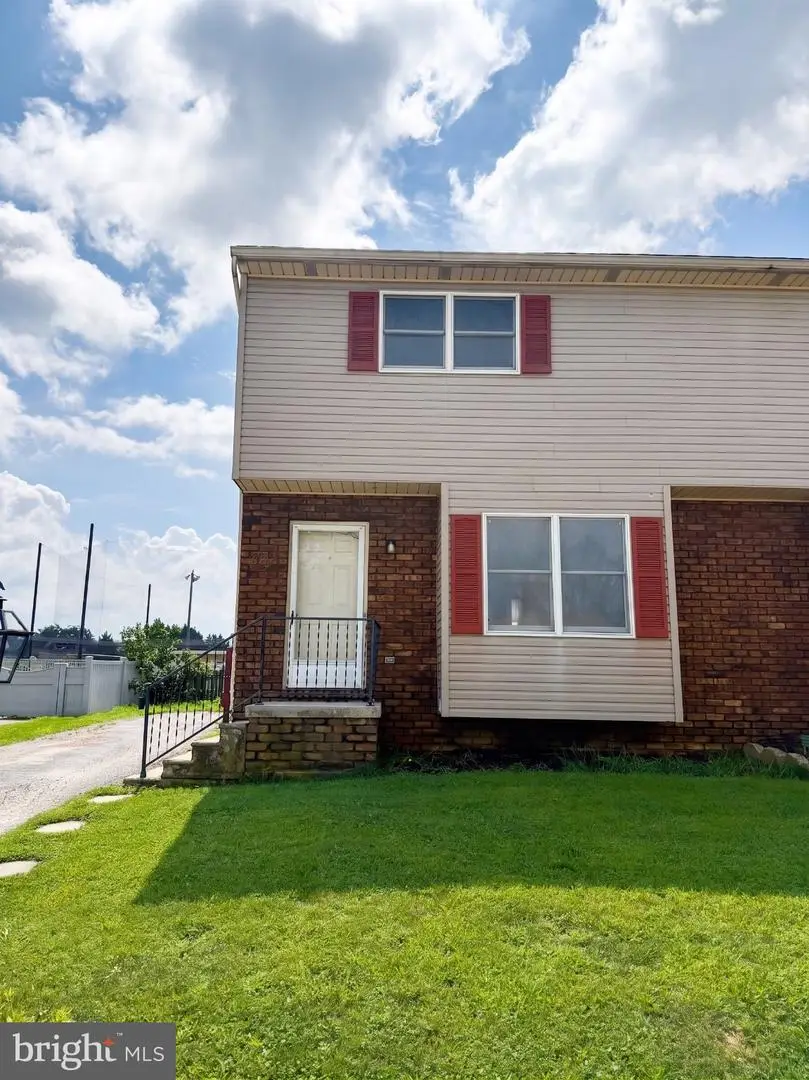 622 Cricket Ln, McSherrystown, PA 17344 - #2