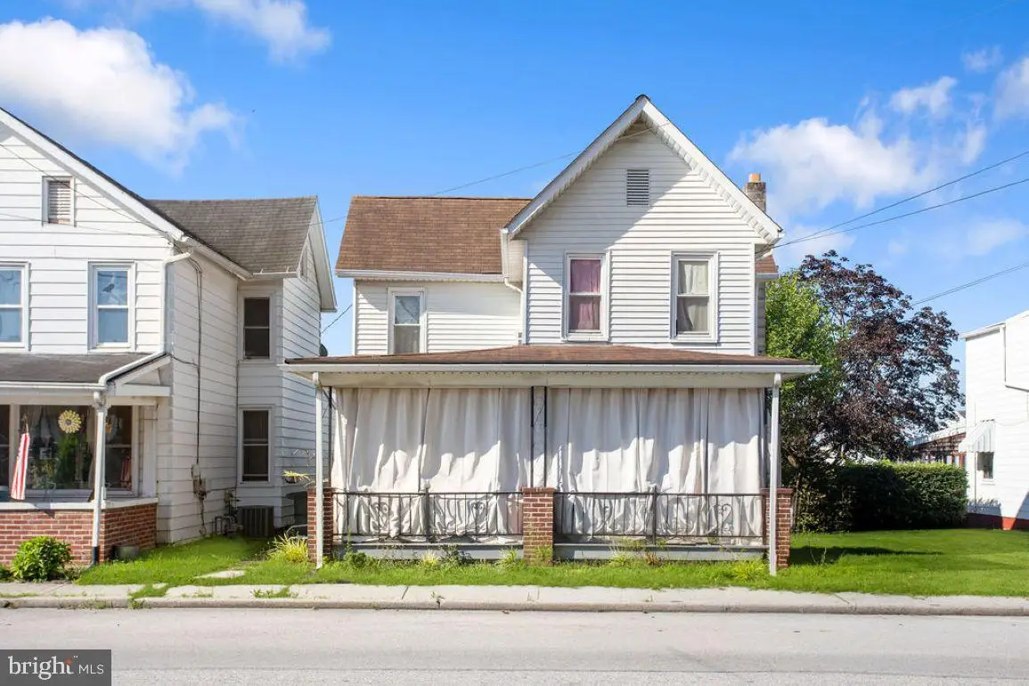 636 3rd St, Midway, PA 17331 - #1
