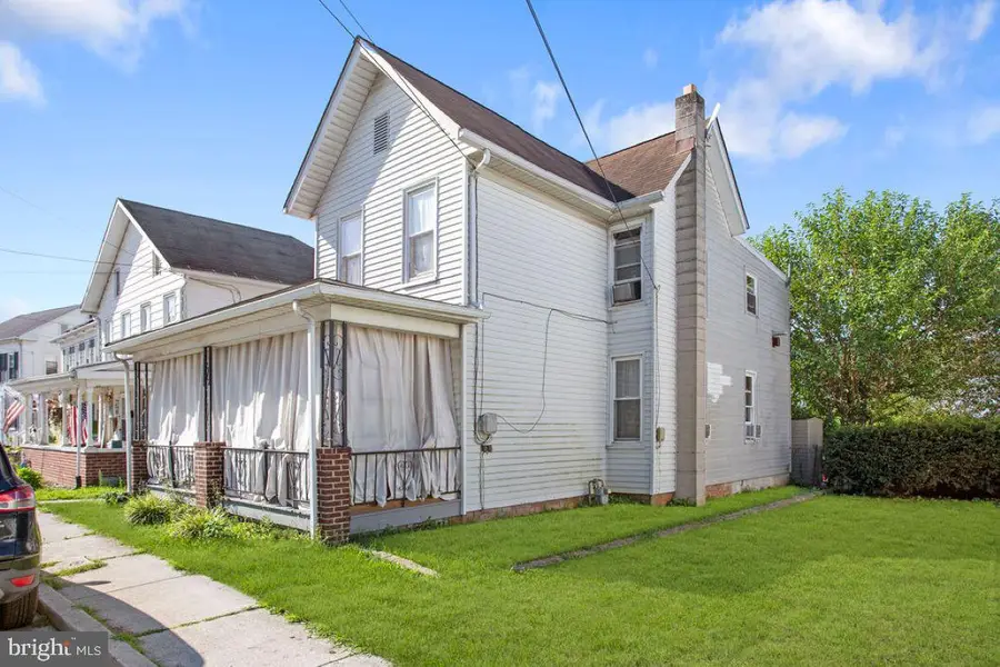 636 3rd St, Midway, PA 17331 - #2