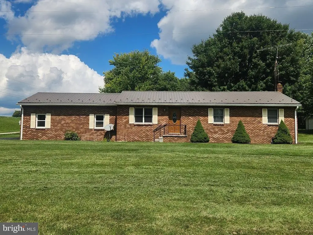 72 High Rock Rd W, Hanover, PA 17331 - #1