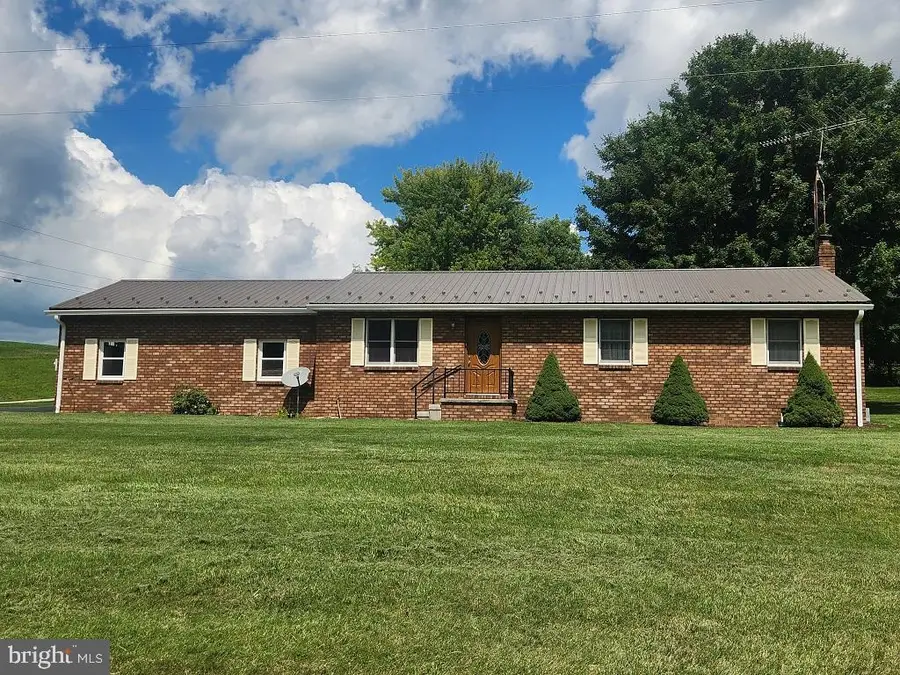 72 High Rock Rd W, Hanover, PA 17331 - #2