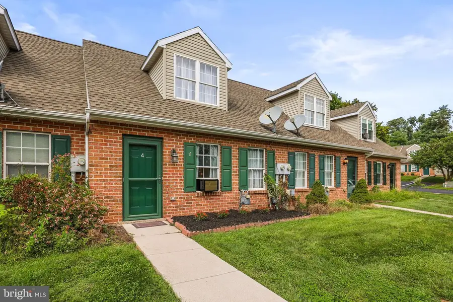 4 Oxford Ct, New Oxford, PA 17350 - #2