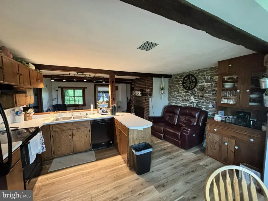 495 Sibert Rd, New Oxford, PA 17350 - #3
