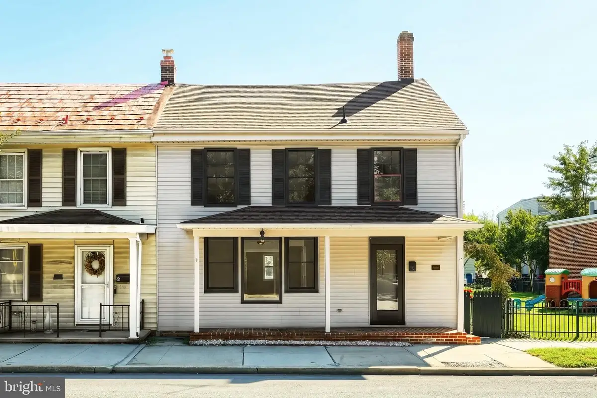 11 Lincoln Way E, New Oxford, PA 17350 - #1