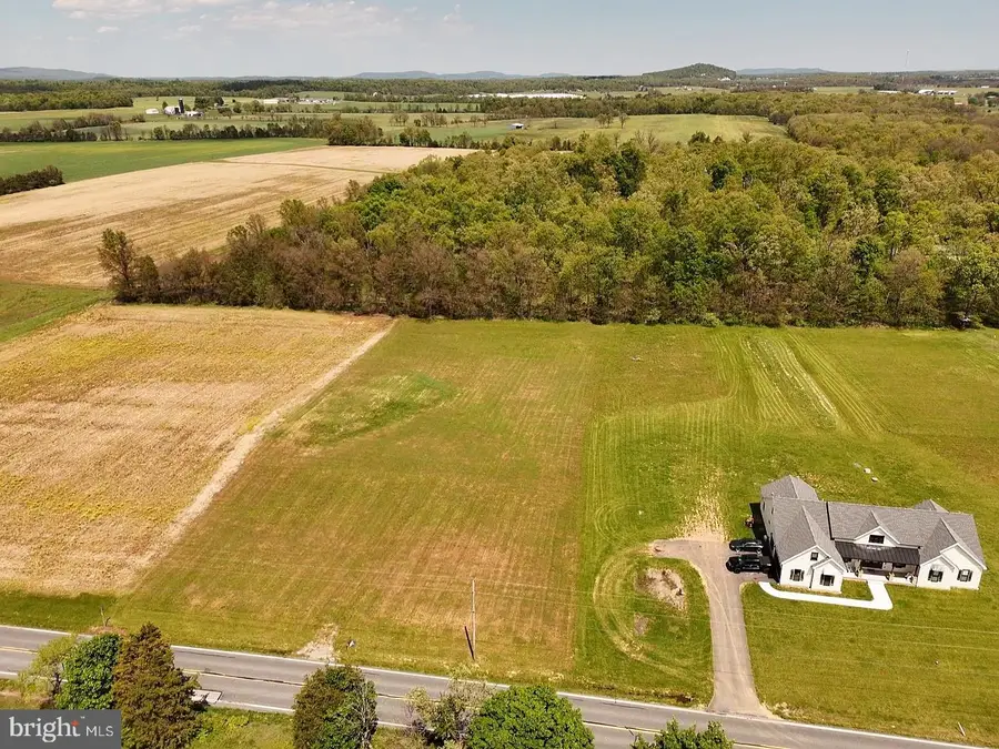 3227 Oxford Rd, New Oxford, PA 17350 - #2