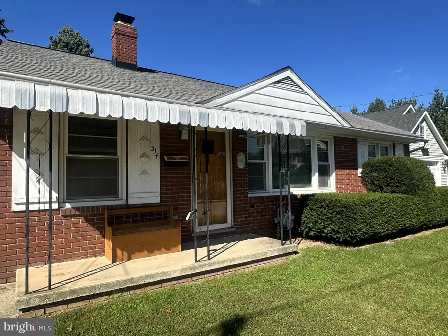 314 Lumber St, Littlestown, PA 17340 - #2