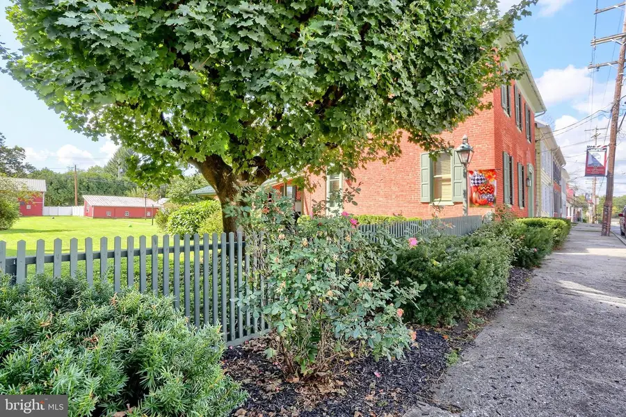 530 W King St, East Berlin, PA 17316 - #2