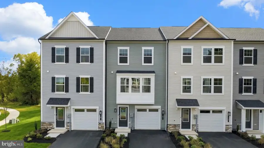 8 Juniper Ct, Gettysburg, PA 17325 - #2