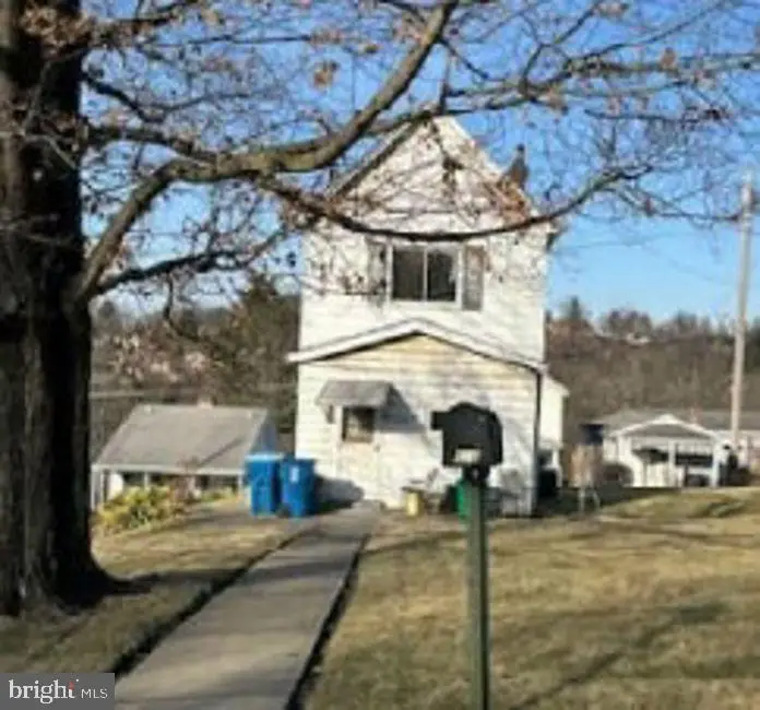 618 Beaver Ave, Turtle Creek, PA 15145 - #1