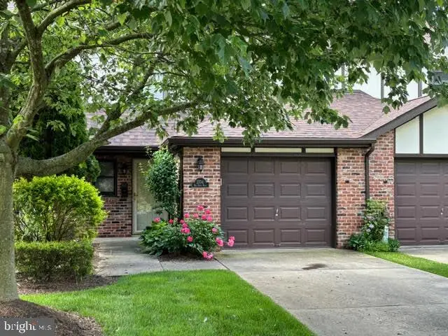 2334 Big Rock Rd, Allison Park, PA 15101 - #1