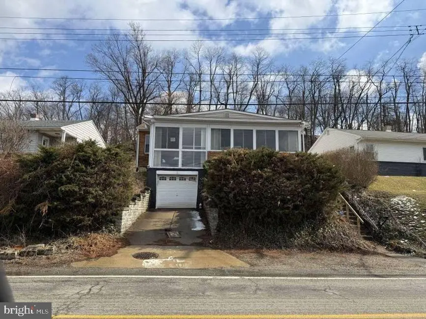 327 Foster Rd, North Versailles, PA 15137 - #1