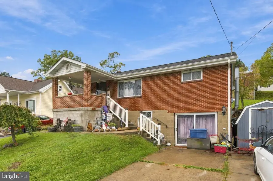 309 Spring St, Oakdale, PA 15071 - #2