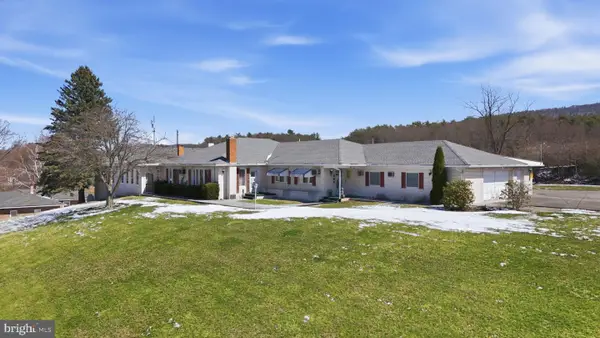 501 Breezewood Rd S, BREEZEWOOD, PA 15533