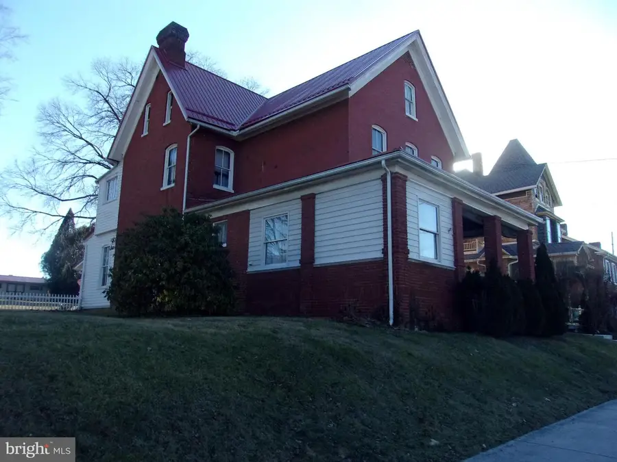 314 E Penn St, Bedford, PA 15522 - #3