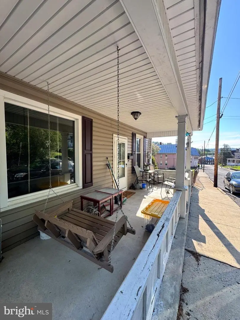 37 W 3rd St, Everett, PA 15537 - #3