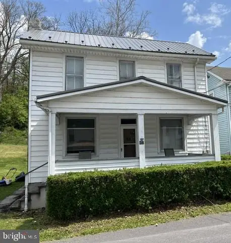 932 New St., HOPEWELL, PA 16650