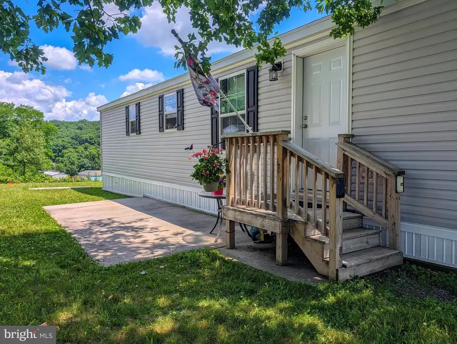 210 Chestnut St, New Paris, PA 15554 - #3