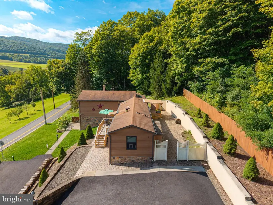 5869 Milligans Cove Rd, Manns Choice, PA 15550 - #3