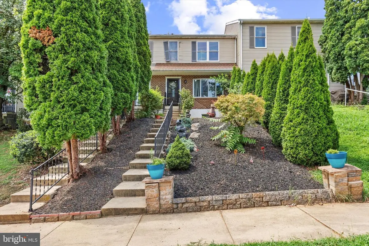 222 Poplar Dr, Reading, PA 19606 - Image #1