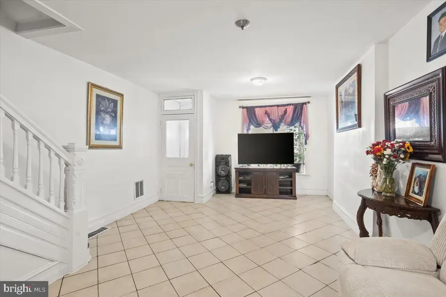 1302 N 11th St, Reading, PA 19604 - #3