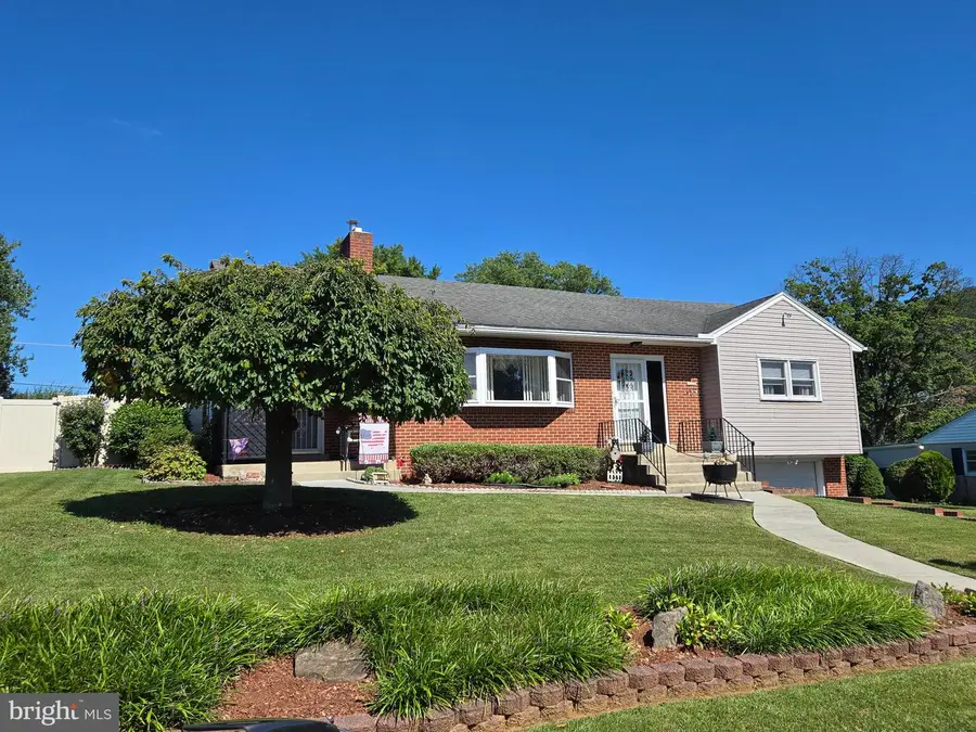 3325 Willow Grove Ave, Reading, PA 19605 - Image #2