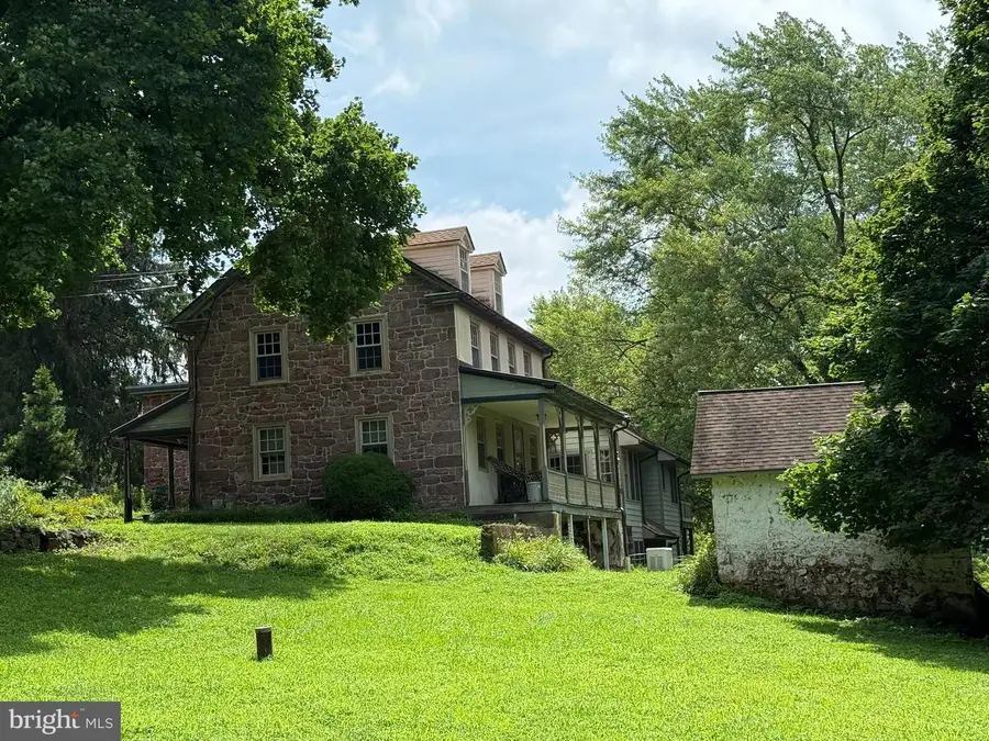 322 Kurtz Mill Rd, Mohnton, PA 19540 - Image #2