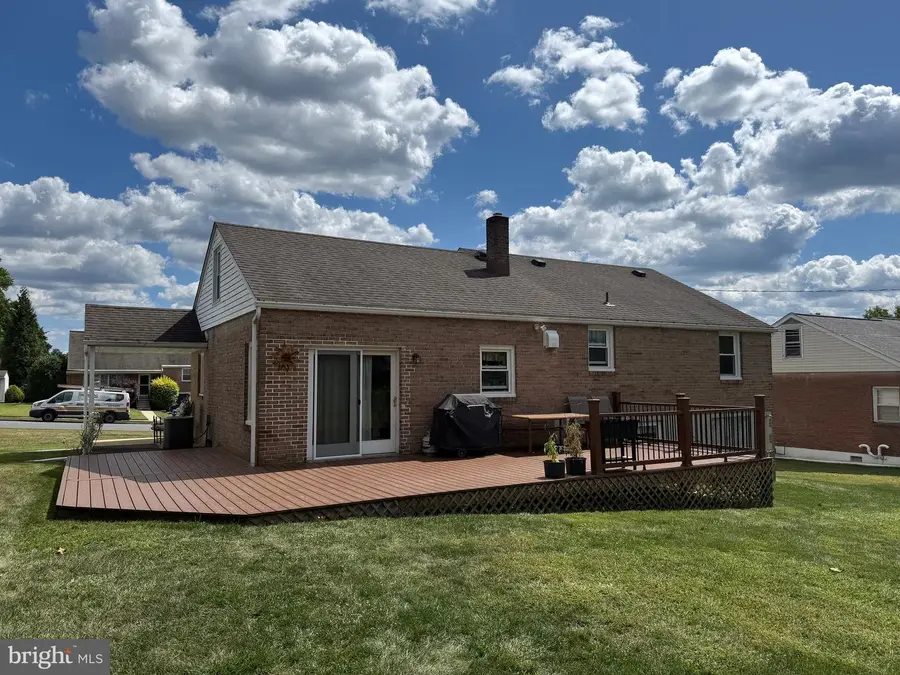 202 W 39th St, Reading, PA 19606 - Image #2