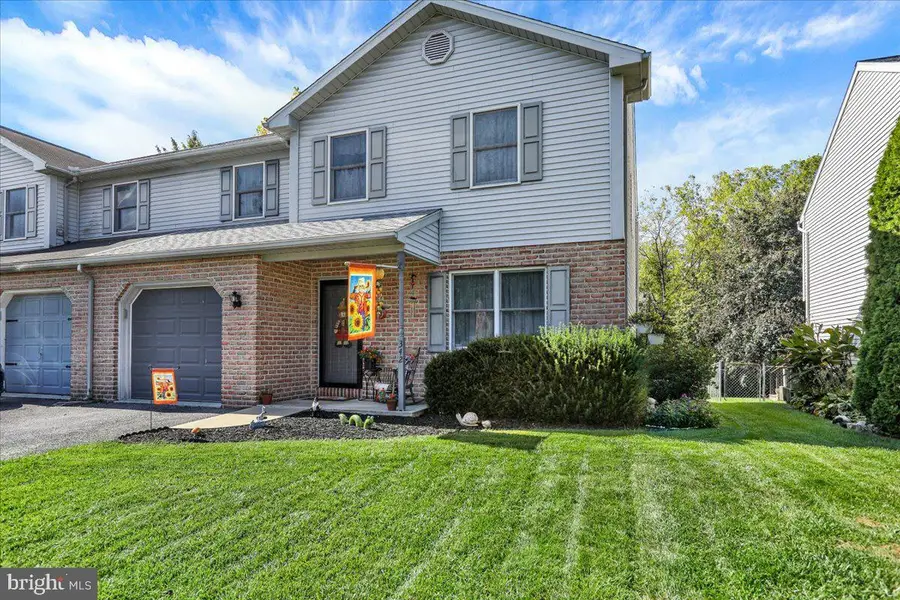 342 Saddlebrook Dr, Wernersville, PA 19565 - Image #2