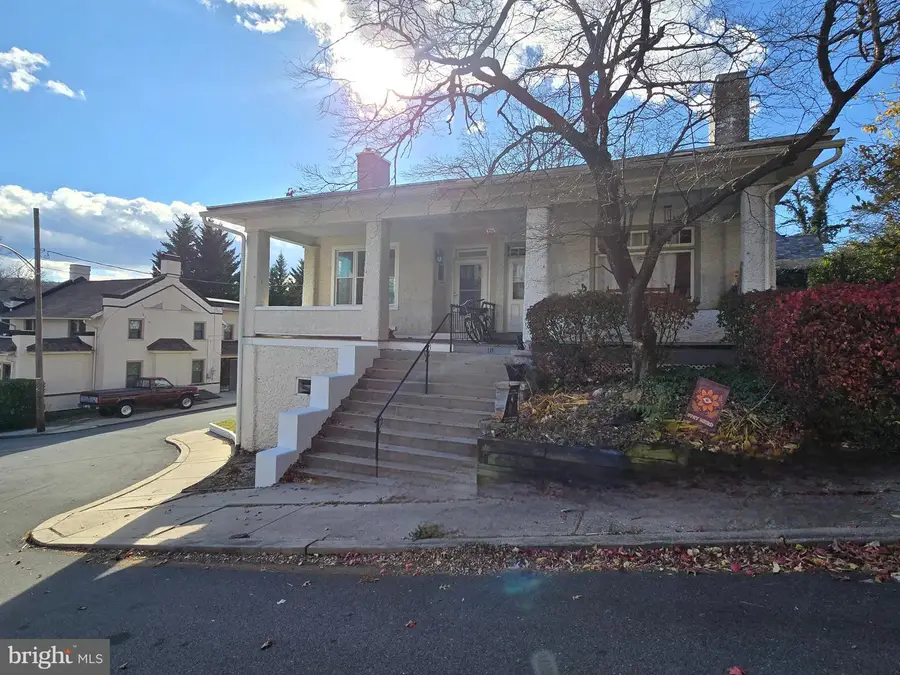 8 S Los Robles Ct, Reading, PA 19606 - Image #2