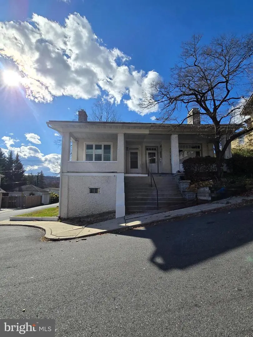 8 S Los Robles Ct, Reading, PA 19606 - Image #3