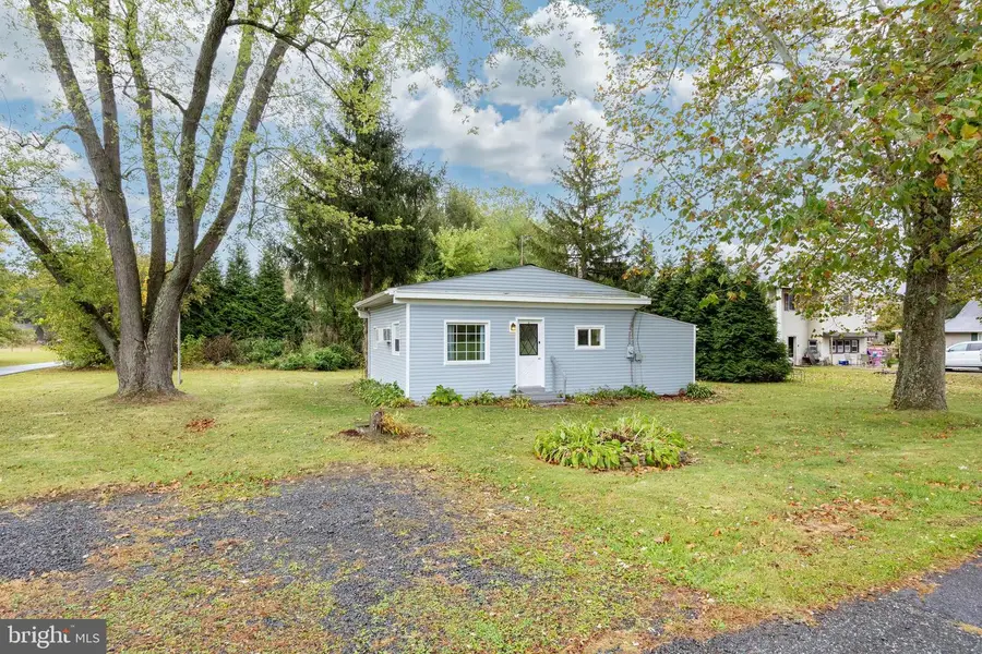 56 Amity Ave, Douglassville, PA 19518 - Image #3