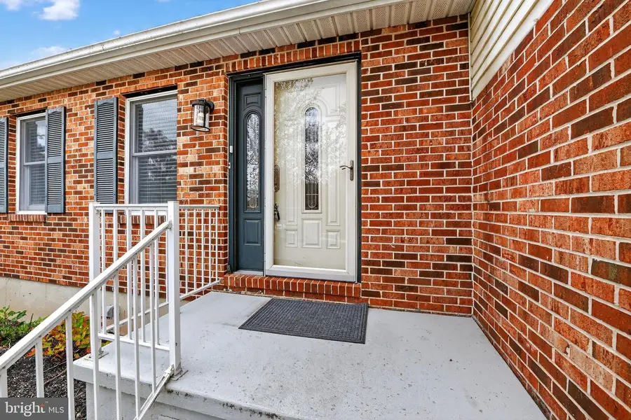 207 Lincoln Dr, Reading, PA 19606 - Image #3