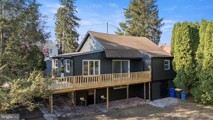 208 S Elm St, Robesonia, PA 19551 - Image #2