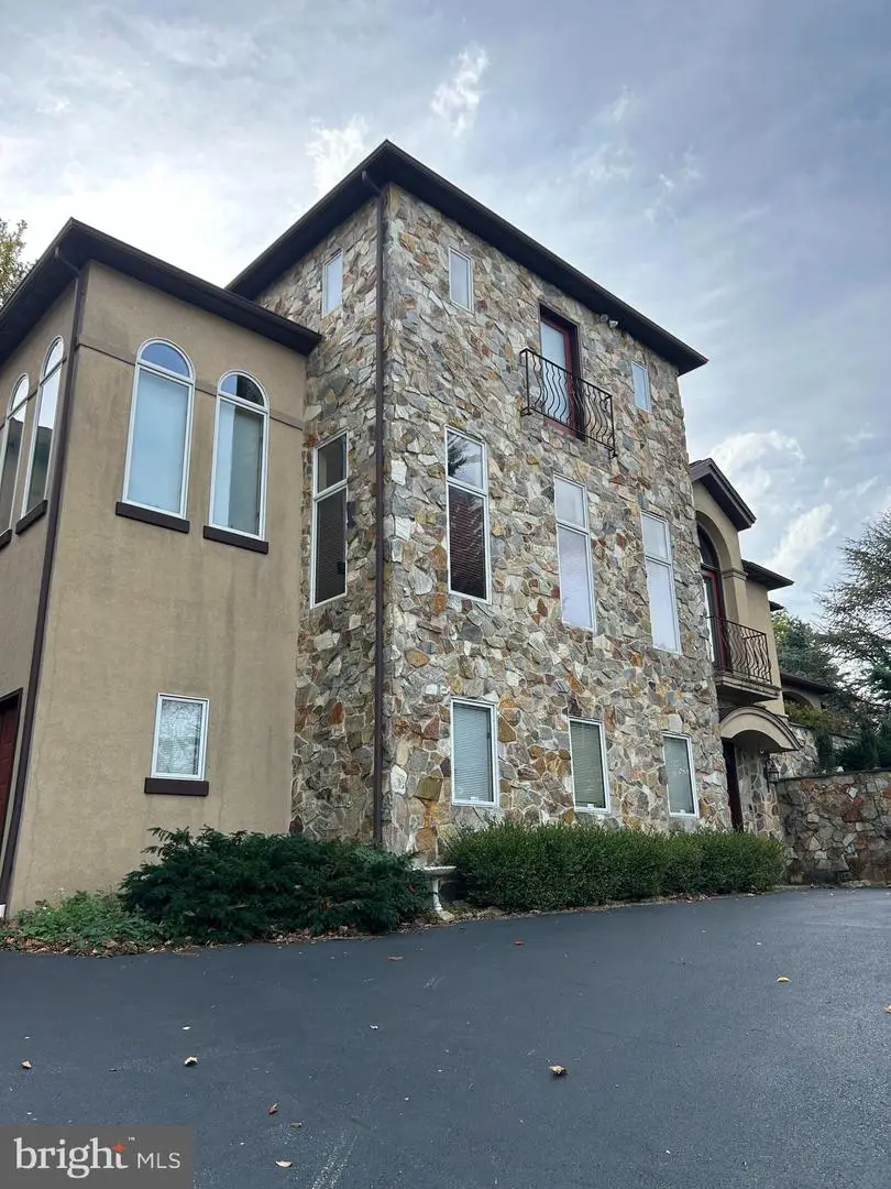 101 Robert Rd, Wyomissing, PA 19610 - Image #2