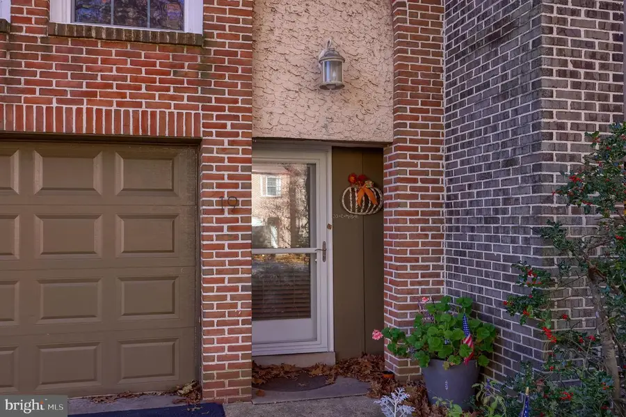 19 Club Ln, Reading, PA 19607 - Image #2