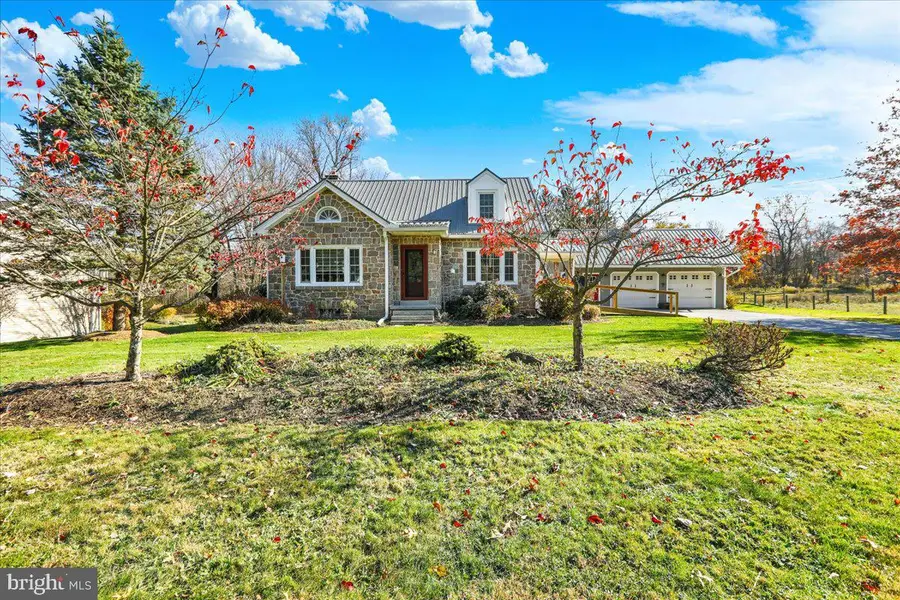 59 Henry Rd, Fleetwood, PA 19522 - Image #2