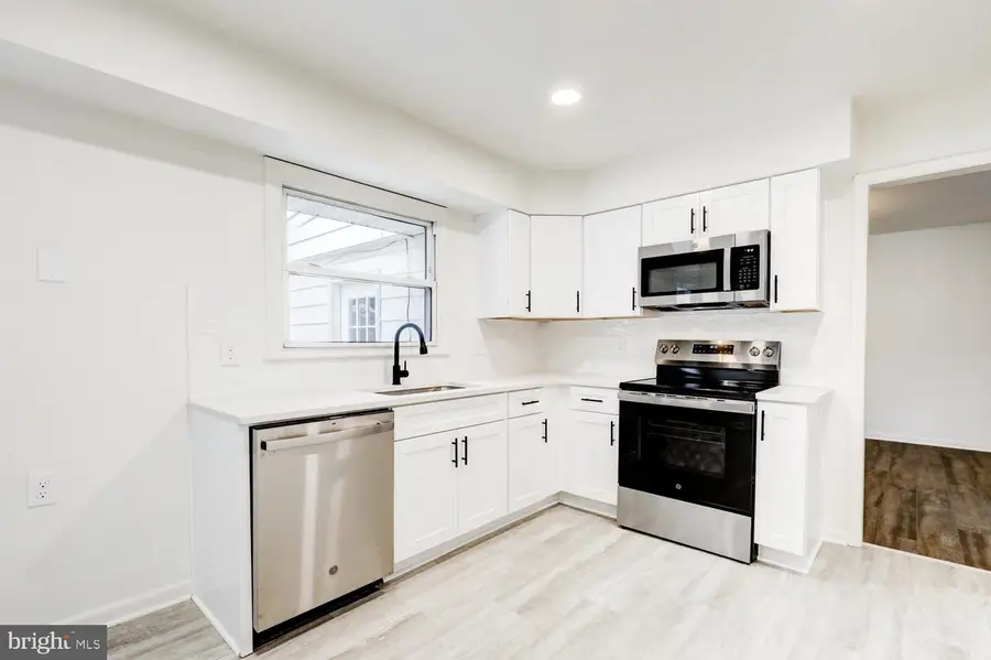 163 Thomas Pl, Reading, PA 19608 - Image #3