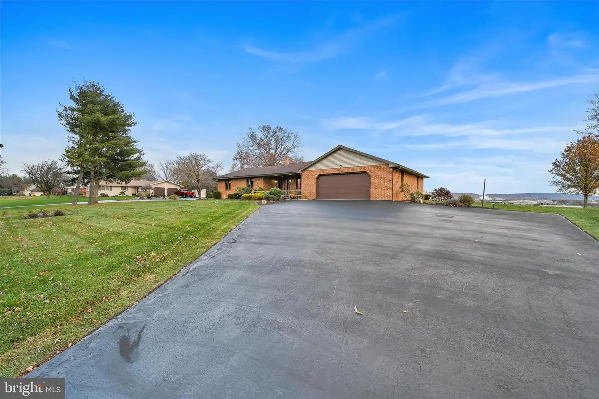 332 Kindt Corner Rd, Leesport, PA 19533 - Image #1