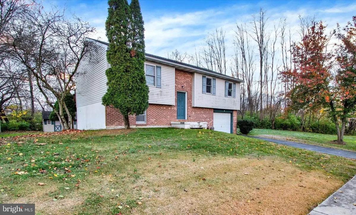 618 William Penn Blvd, Womelsdorf, PA 19567 - Image #1