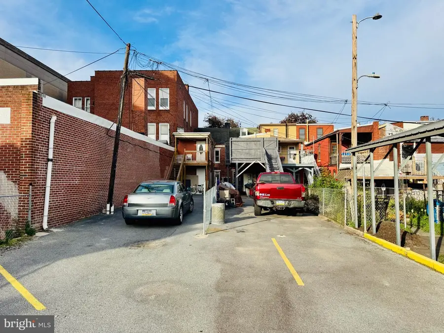 125 N 8th St, Reading, PA 19601 - Image #3