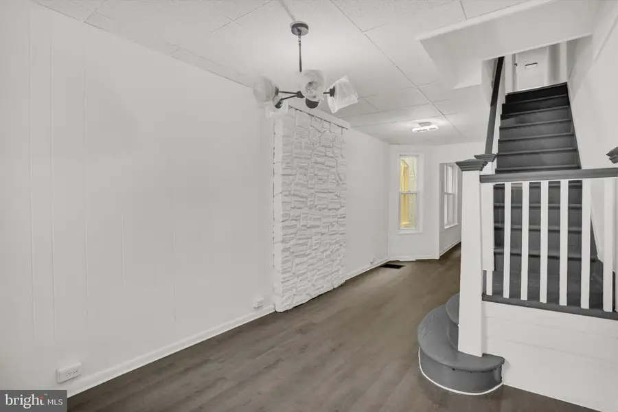 221 N 11th St, Reading, PA 19601 - Image #2