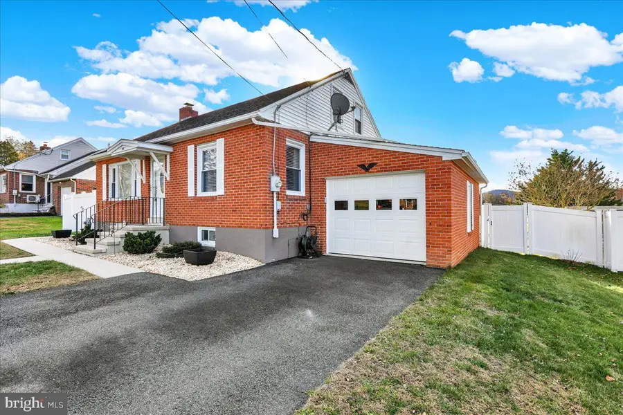 88 E College Ave, Wernersville, PA 19565 - Image #3