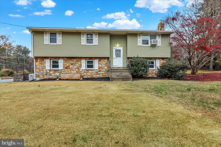 2565 Hill Rd, Reading, PA 19606 - Image #2