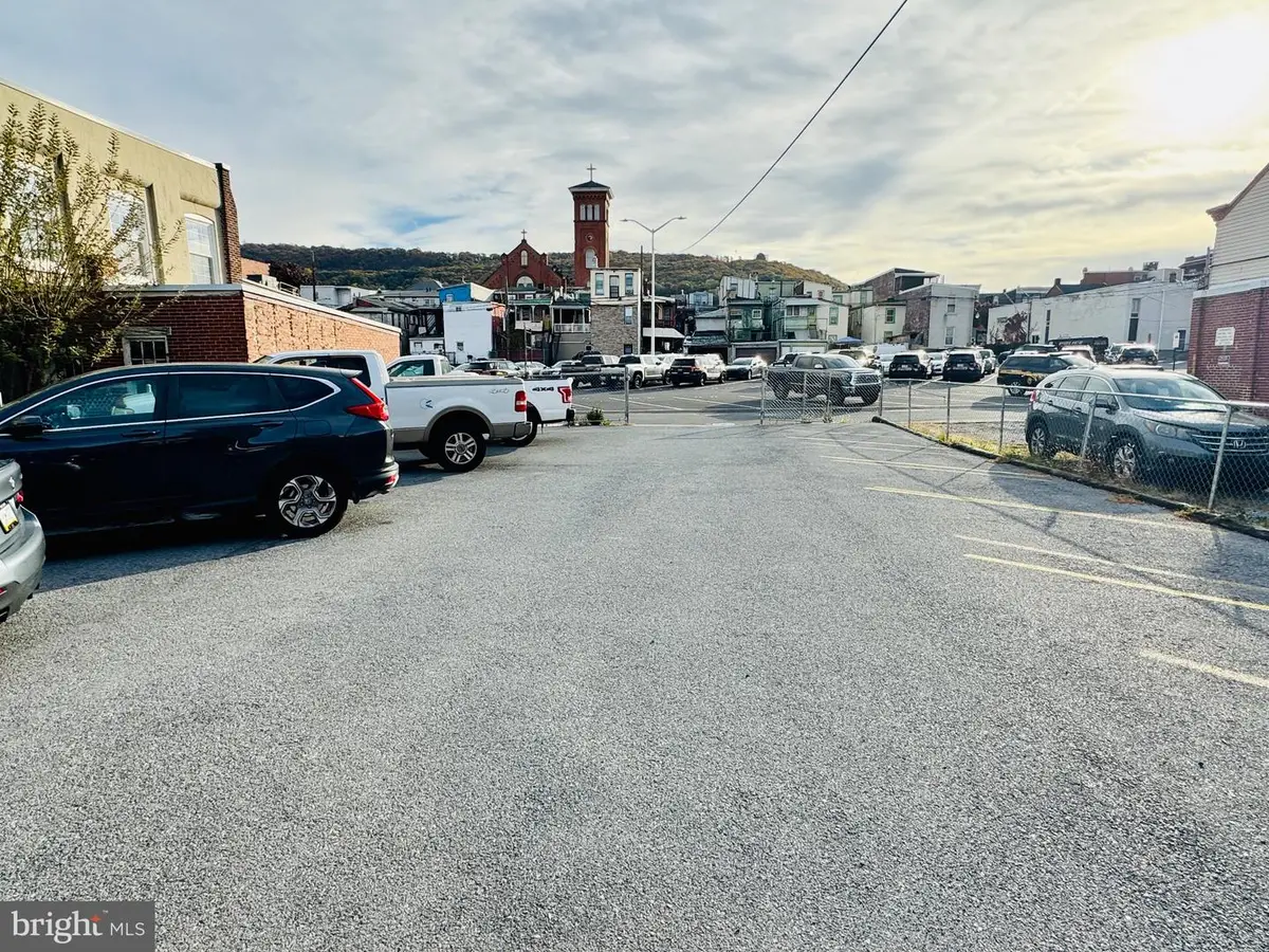 132 Cedar St, Reading, PA 19601 - Image #1