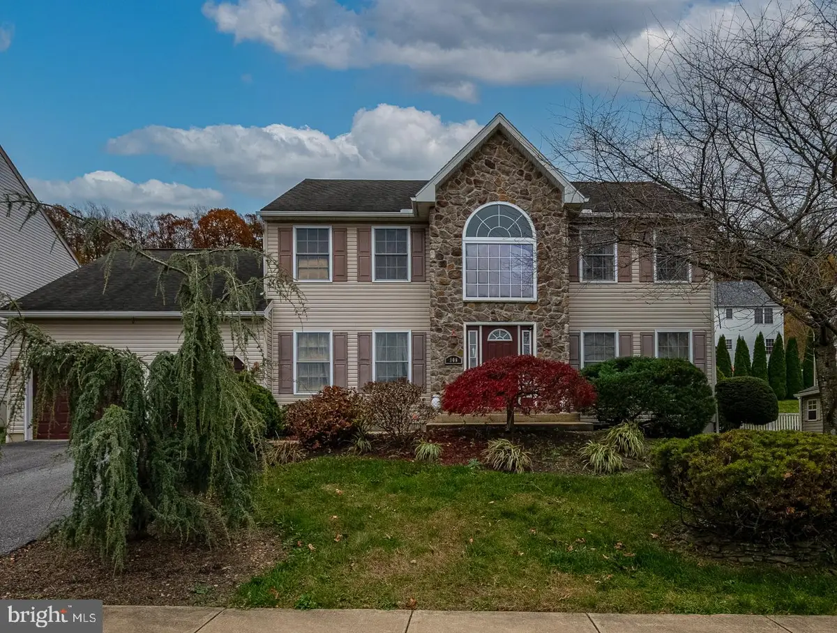 908 Kate Dr, Reading, PA 19608 - Image #1