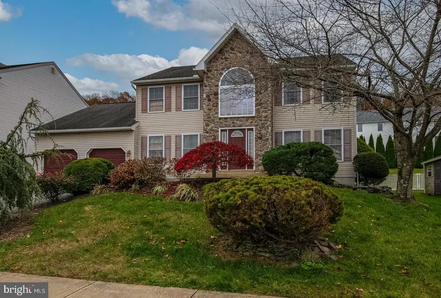 908 Kate Dr, Reading, PA 19608 - Image #2